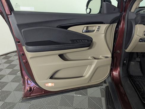 Used 2019 Honda Pilot Elite image 18