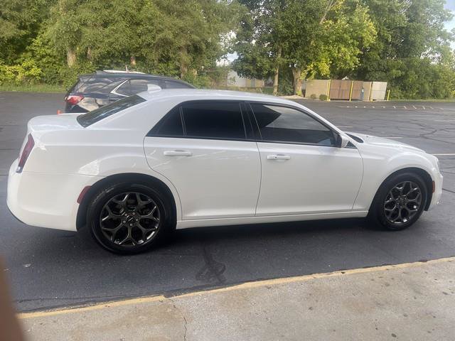 Used 2018 Chrysler 300 S AWD/4WD image 4