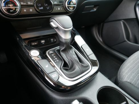 Certified 2025 Kia Soul EX FWD image 24