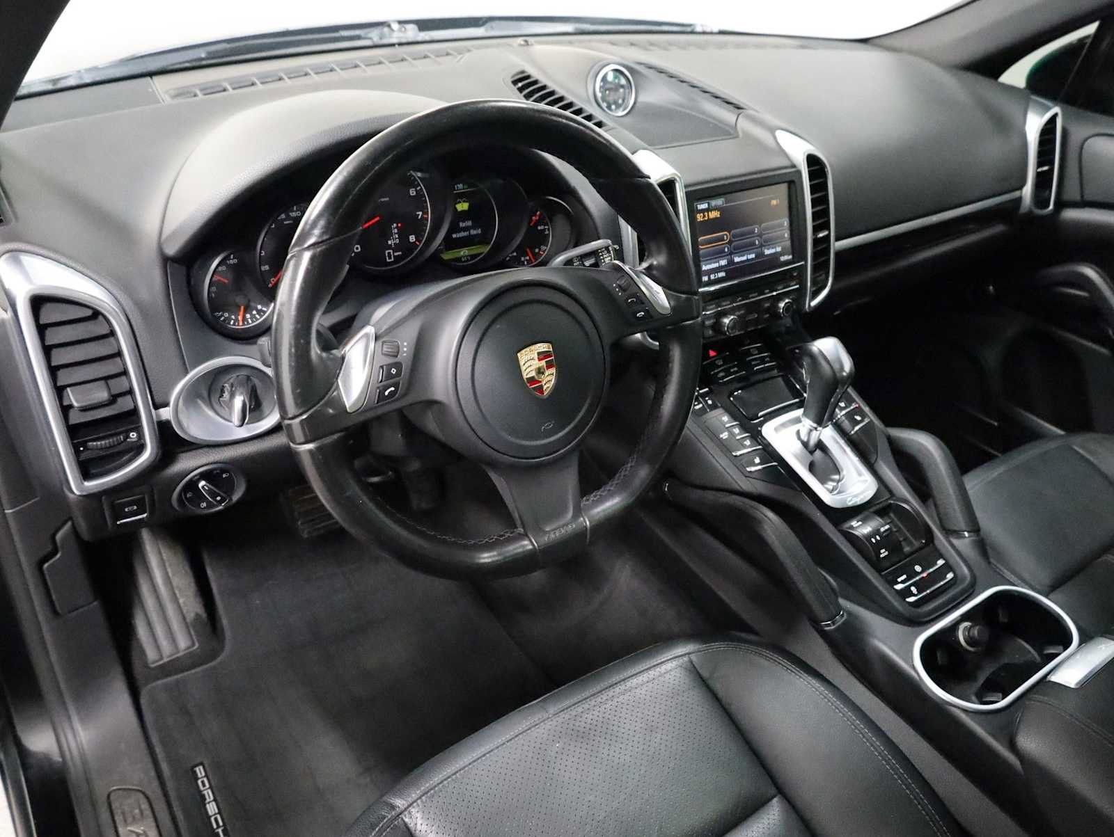 Used 2014 Porsche Cayenne Platinum Edition AWD/4WD image 4