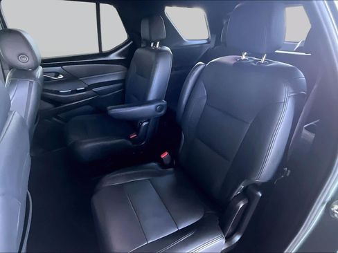 Used 2022 Chevrolet Traverse LT FWD image 20