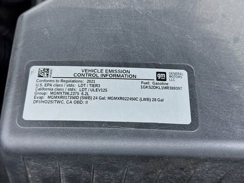 Used 2021 GMC Yukon Denali w/ Denali Premium Package image 23