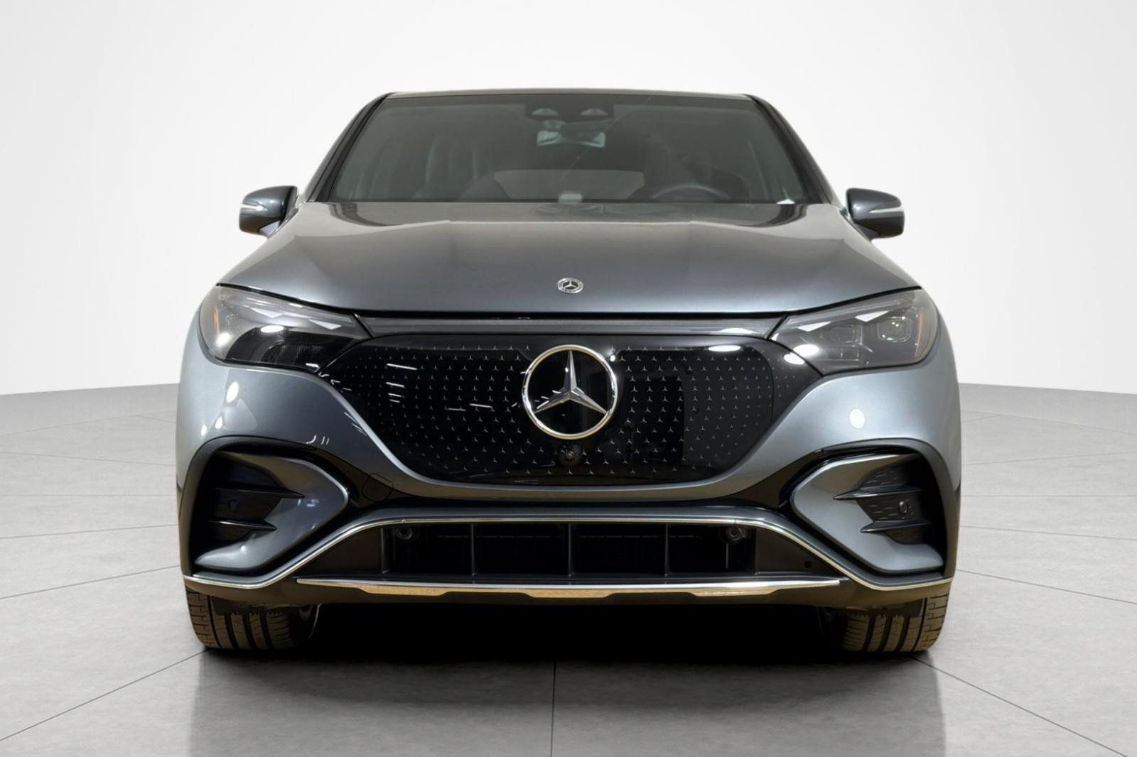 Used 2023 Mercedes-Benz EQE 500 4MATIC SUV w/ Pinnacle Trim Package image 8