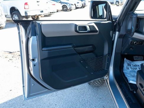 Used 2024 Ford Bronco Wildtrak image 11