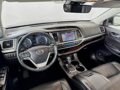 Used 2018 Toyota Highlander Limited Platinum image 25