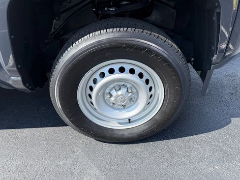 Certified 2025 Toyota Tacoma SR AWD/4WD image 8