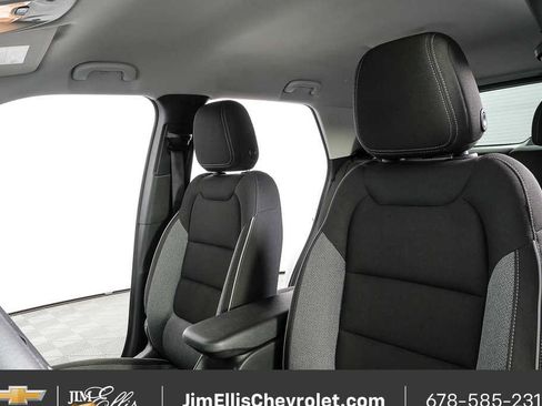 Used 2025 Chevrolet TrailBlazer LT image 5