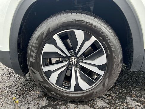 Used 2024 Volkswagen Atlas SE AWD/4WD image 26