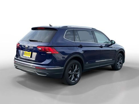 Certified 2022 Volkswagen Tiguan SE image 5