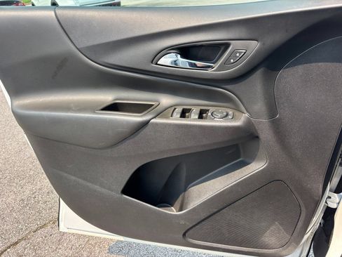 Used 2023 Chevrolet Equinox LT w/ LPO, Floor Liner Package AWD/4WD image 12