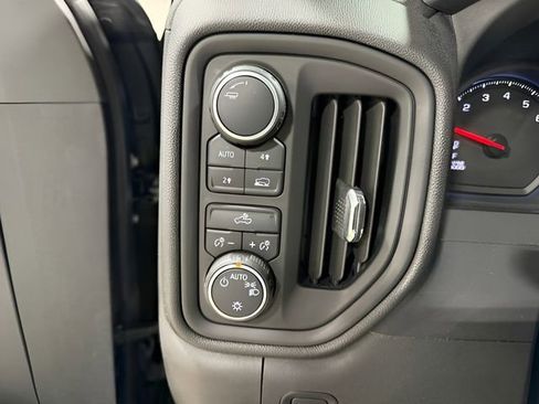 Used 2022 Chevrolet Silverado 1500 Custom AWD/4WD image 18