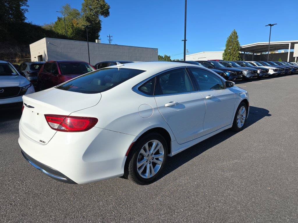 Used 2017 Chrysler 200 Limited Platinum FWD image 3