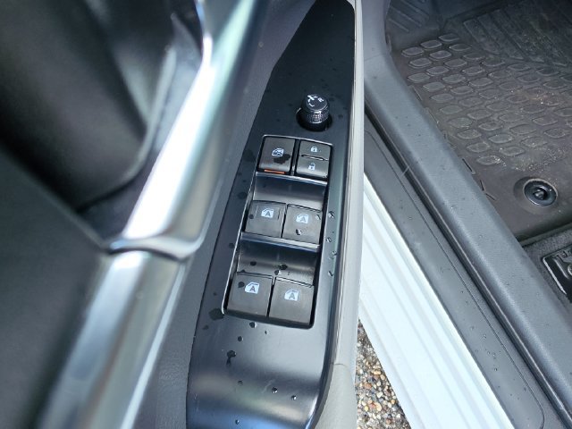 Used 2020 Toyota Camry SE FWD image 14
