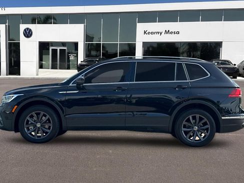 Used 2023 Volkswagen Tiguan SE w/ Panoramic Sunroof Package FWD image 7