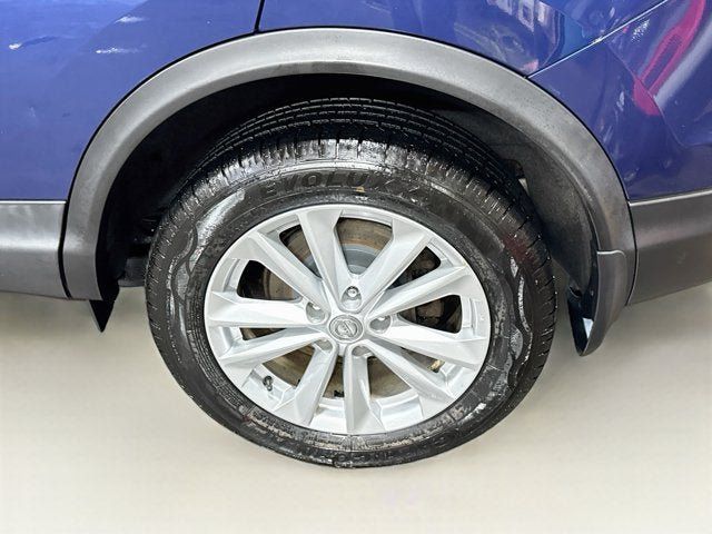 Used 2018 Nissan Rogue Sport SV AWD/4WD image 22