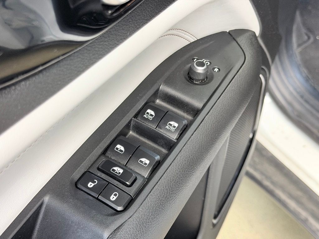 Used 2024 Jeep Compass Limited AWD/4WD image 10