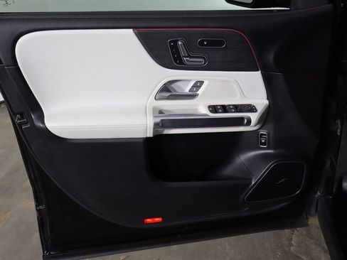 Used 2021 Mercedes-Benz GLB 35 AMG 4MATIC image 18
