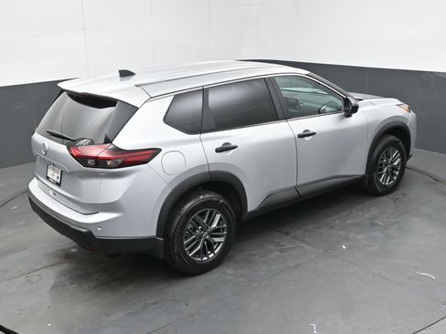 Certified 2025 Nissan Rogue S image 36