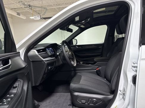New 2026 Jeep Grand Cherokee L Laredo AWD/4WD image 20