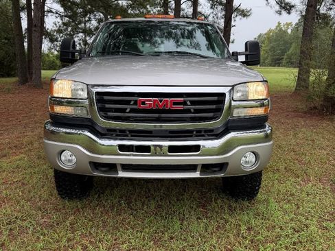 Used 2007 GMC Sierra 3500 SLT w/ Heavy-Duty Power Package AWD/4WD image 4