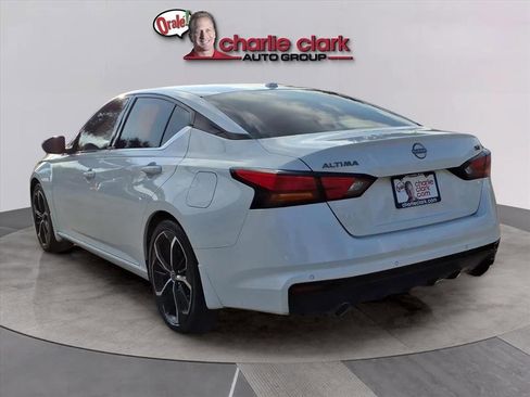 Used 2024 Nissan Altima 2.5 SR image 3