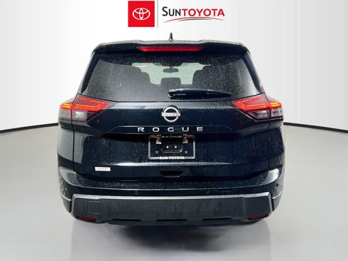 Used 2025 Nissan Rogue SV FWD image 5