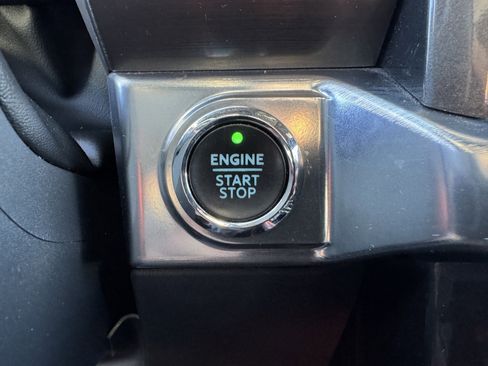 Used 2022 Ford F150 Lariat image 29