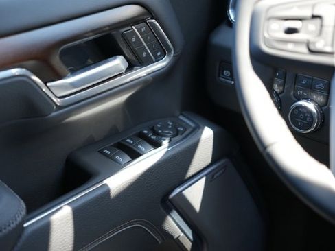 New 2025 GMC Sierra 2500 Denali w/ Denali Reserve Package image 17