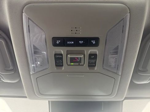 Used 2023 Toyota RAV4 XLE Premium image 14