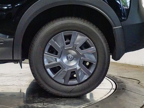 Used 2025 Nissan Kicks S FWD image 10