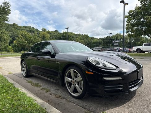Used 2016 Porsche Panamera 4 Edition AWD/4WD image 3