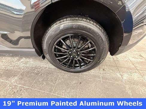 Used 2015 Ford Edge Titanium image 41