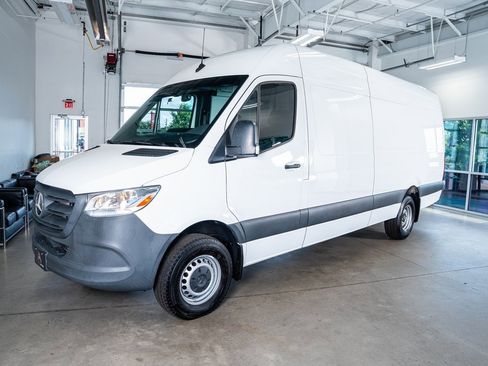 Used 2023 Mercedes-Benz Sprinter 3500 image 11