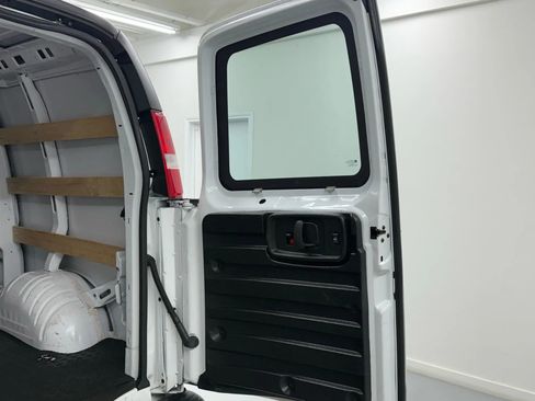 Used 2021 Chevrolet Express 2500 w/ Driver Convenience Package image 34