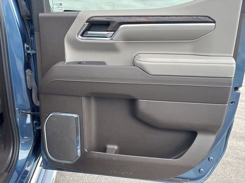 Used 2024 GMC Sierra 1500 SLT w/ SLT Convenience Package image 15