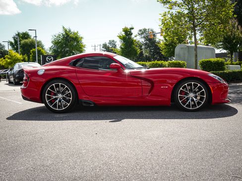 Used 2013 SRT Viper GTS w/ GTS Laguna Interior Pkg RWD image 11