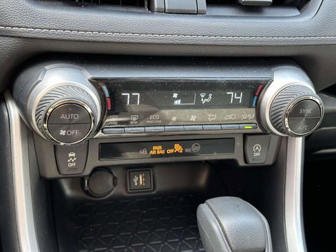 Used 2025 Toyota RAV4 XLE image 25