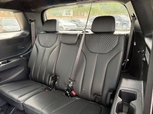 Used 2023 Hyundai Palisade Calligraphy image 14