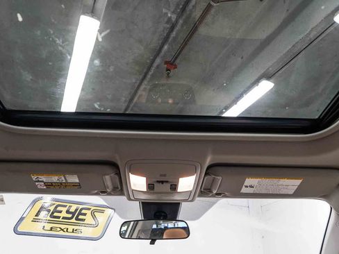 Used 2017 Toyota RAV4 XLE w/ Carpet Mat Package FWD image 16
