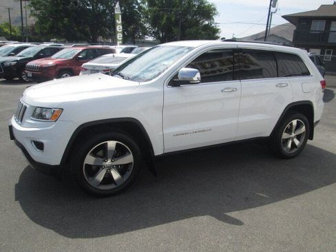Used 2015 Jeep Grand Cherokee Limited w/ Trailer Tow Group IV image 3
