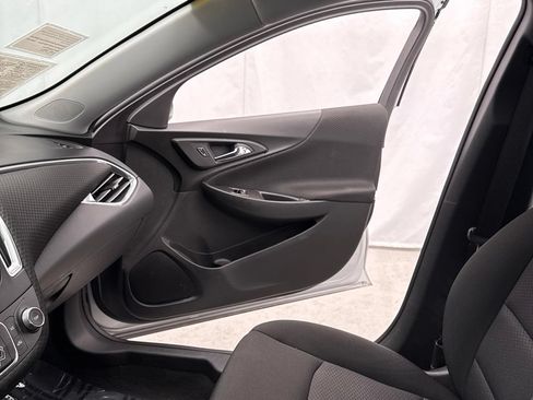 Used 2018 Chevrolet Malibu LT FWD image 21