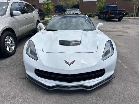Used 2019 Chevrolet Corvette Stingray Coupe RWD image 2