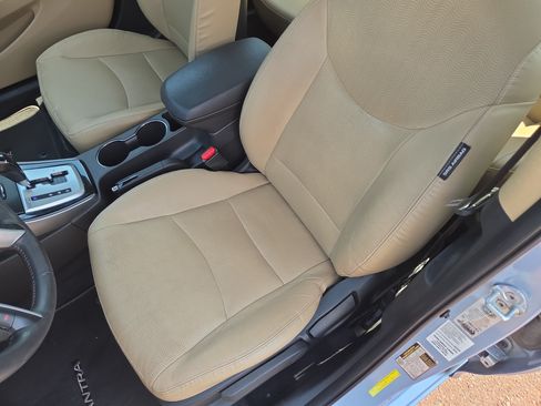 Used 2012 Hyundai Elantra Limited FWD image 13