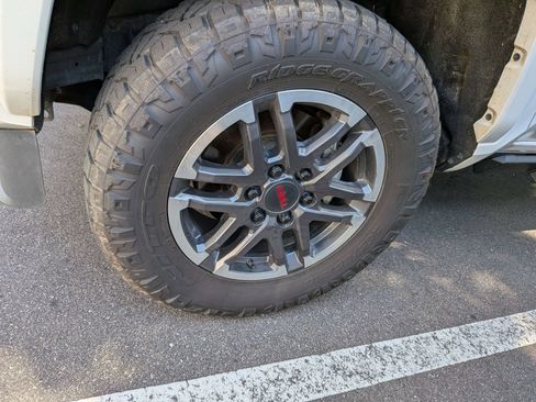 Used 2024 Toyota Tacoma TRD Sport AWD/4WD image 8