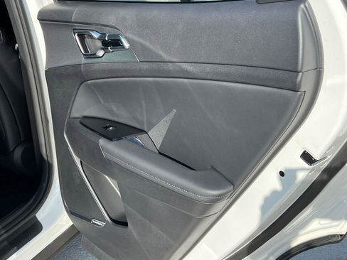 Used 2024 Kia Sportage SX Prestige image 16