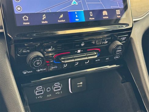 Used 2021 Jeep Grand Cherokee L Limited image 21