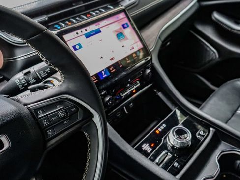 Used 2024 Jeep Grand Cherokee Limited 4xe image 29