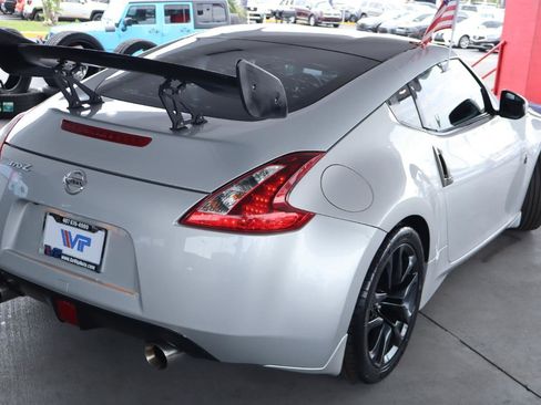 Used 2019 Nissan 370Z Coupe RWD image 5
