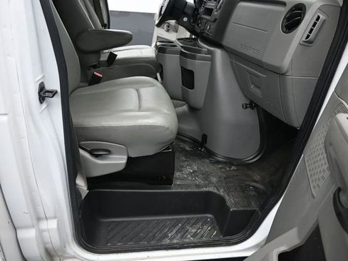 Used 2024 Ford E-350 and Econoline 350 Super Duty w/ Power Windows & Locks Group image 21