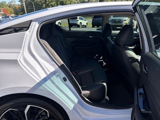 Used 2023 Nissan Altima 2.5 SR FWD image 41